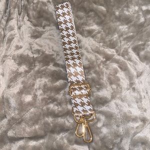 NWT. Wide Houndstooth Replacement Guitar Bag Strap